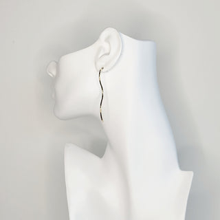 Sculpted Wave Stud